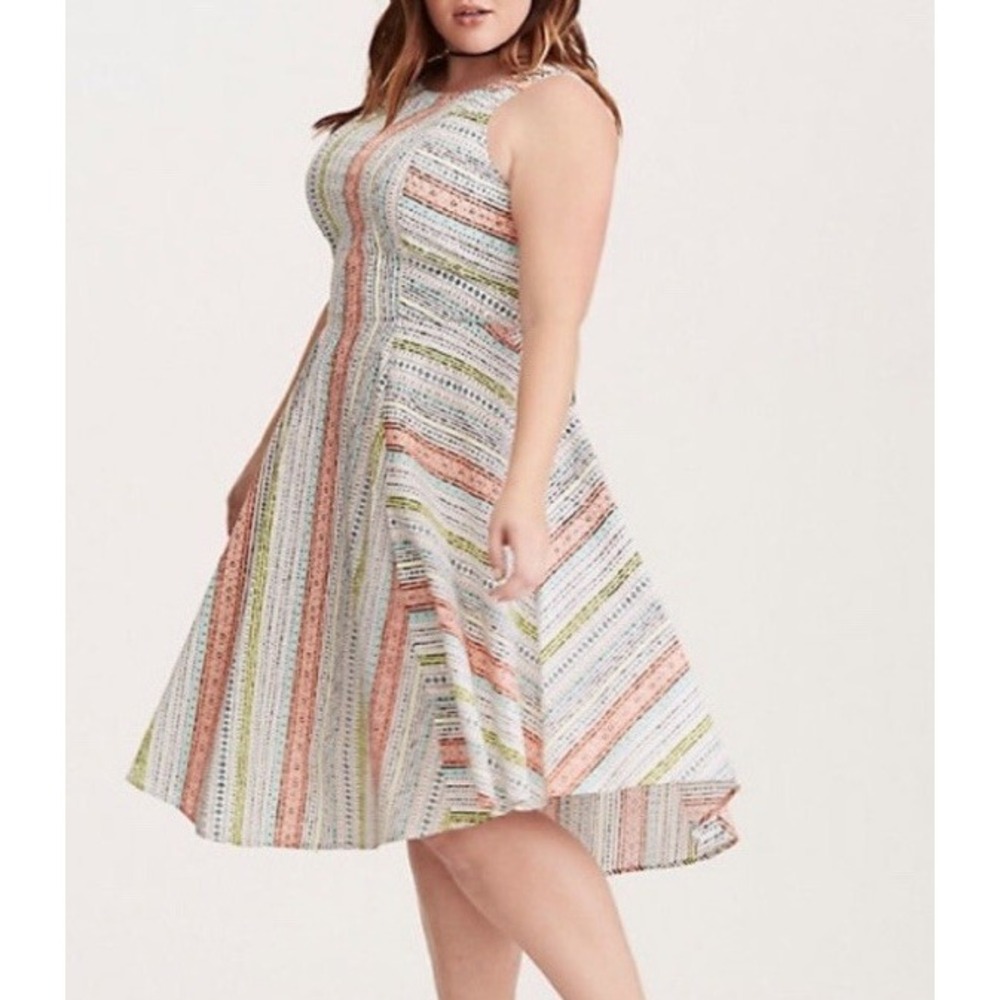 Torrid Insider Collection Womens Size 16 Border Print V Hem Dress Geometric